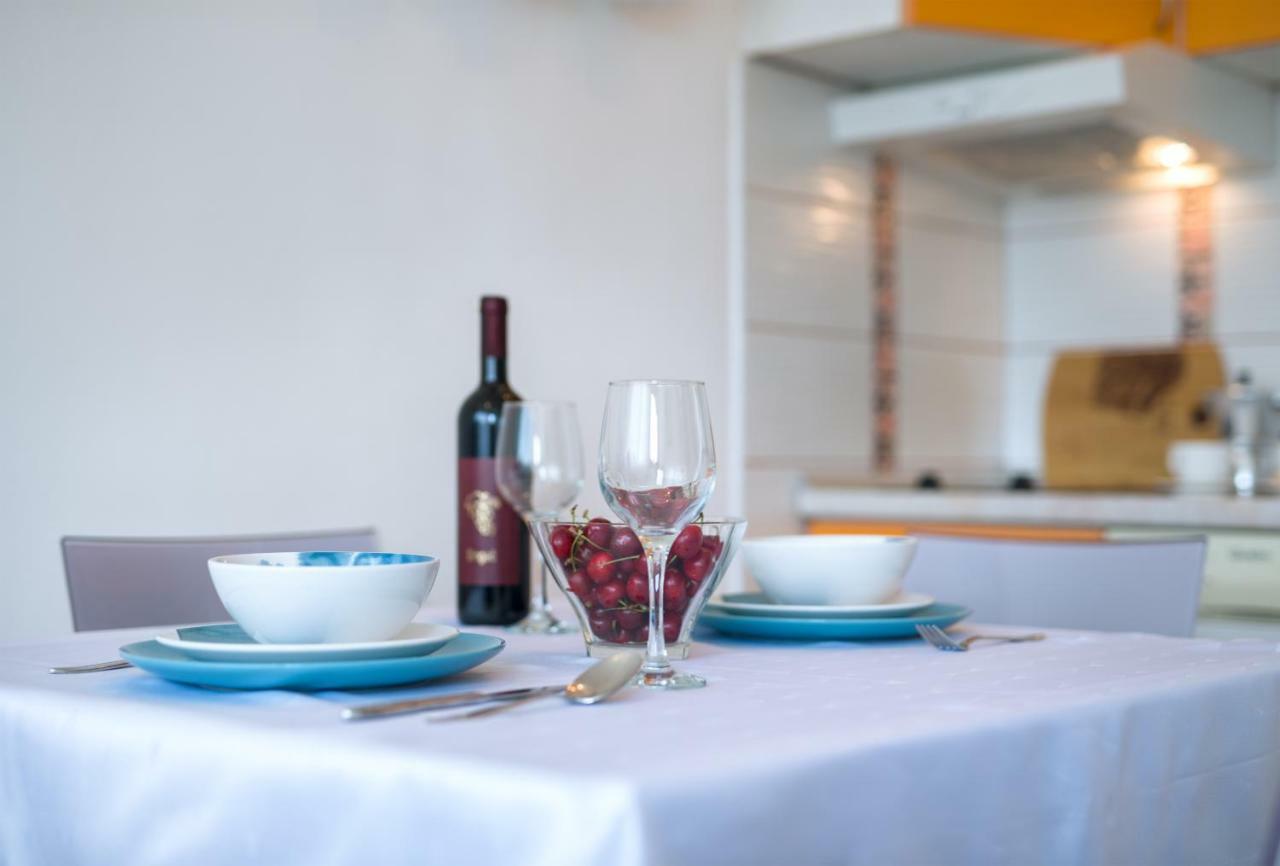 Apartment Kristina, Comfortable And Close To The Center Split Bagian luar foto