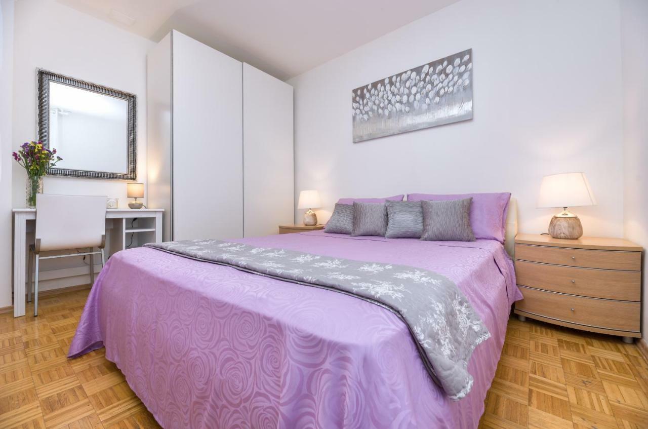Apartment Kristina, Comfortable And Close To The Center Split Bagian luar foto